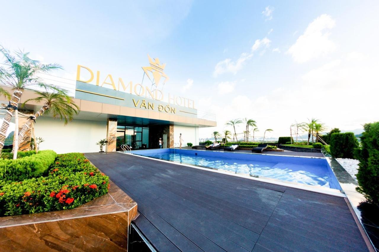 Diamond Hotel Van Don Cam Pha Exterior foto